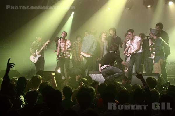 BLACK LIPS - 2010-05-26 - PARIS - La Machine (du Moulin Rouge) - Cole Alexander - Jared Swilley - Ian Brown